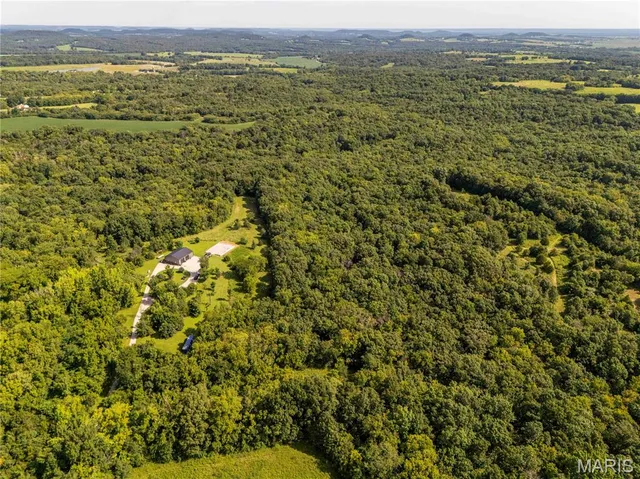 $830,000 | 2 Whitetail Rdg Road, Eolia, MO 63344
