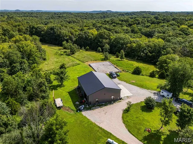 $830,000 | 2 Whitetail Rdg Road, Eolia, MO 63344