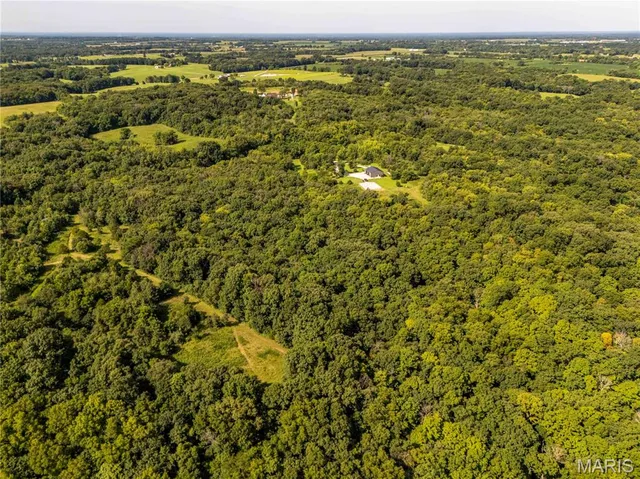 $830,000 | 2 Whitetail Rdg Road, Eolia, MO 63344