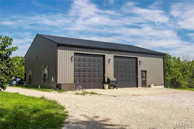 $830,000 | 2 Whitetail Rdg Road, Eolia, MO 63344