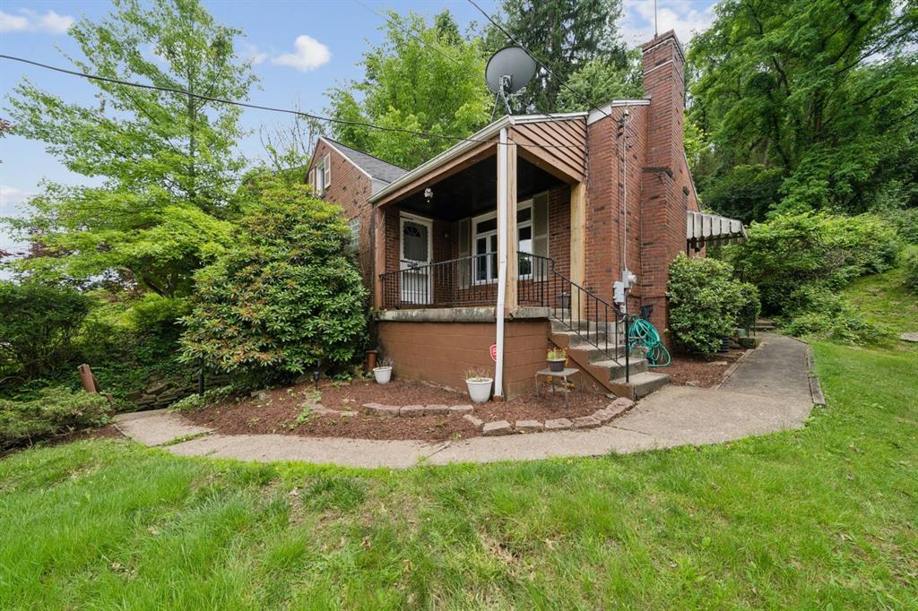 610 Cascade Road Pittsburgh, PA 15221 - Photo 1 of 11