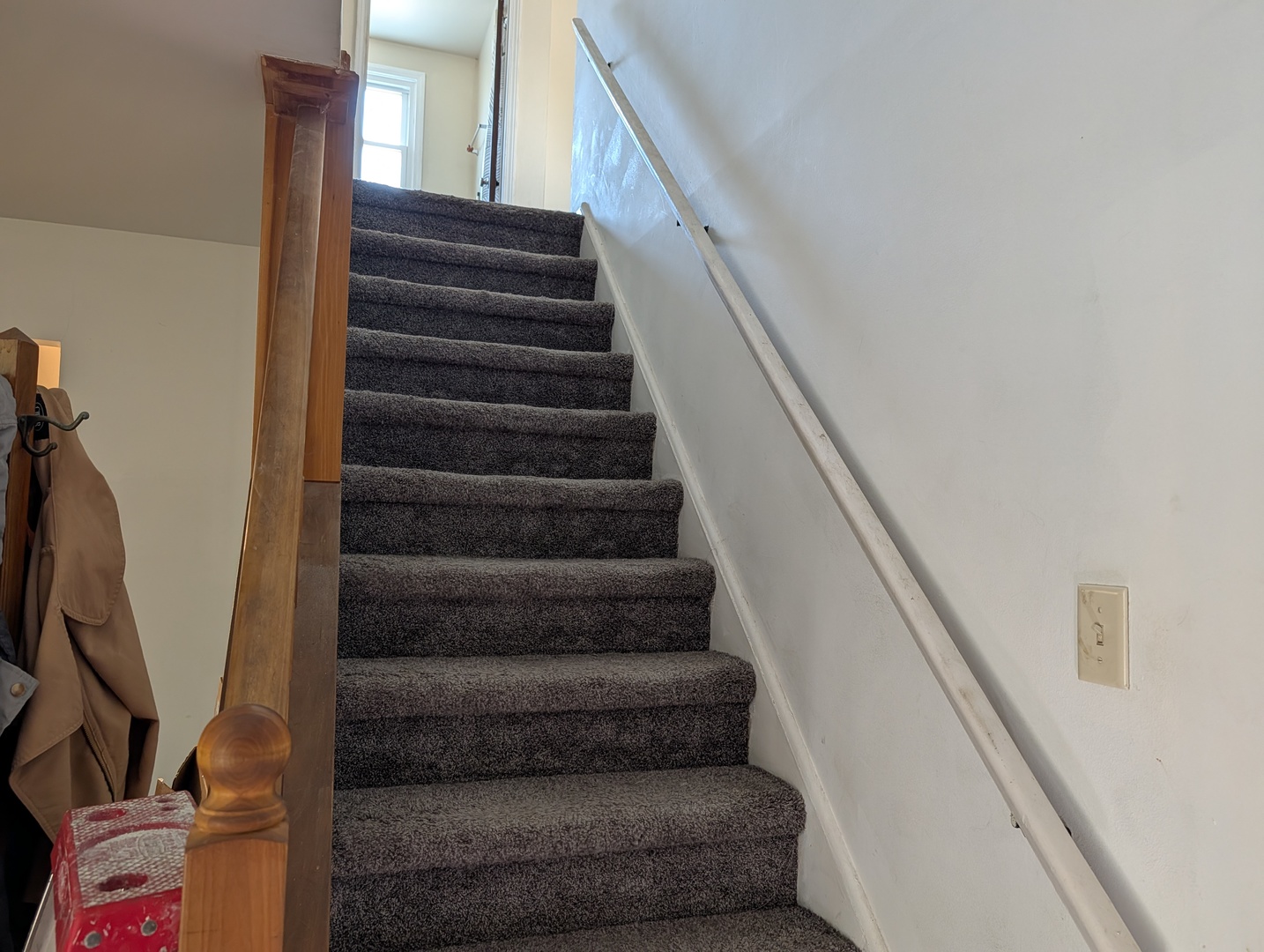 10754 Lyman Avenue Chicago Ridge, IL 60415 - Photo 11 of 17 a view of entryway