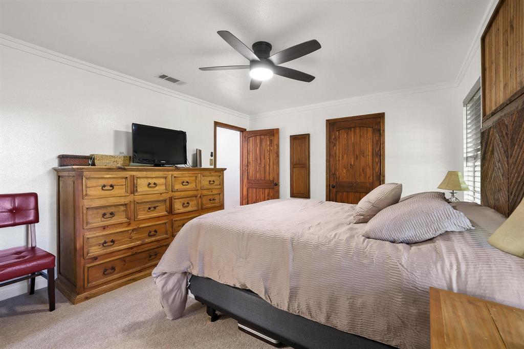 1045 Middle Road Denison, TX 75021 - Photo 26 of 39