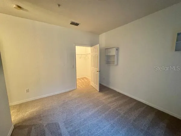 $2,300 | 3611 Conroy Road, Unit 818, Orlando, FL 32839