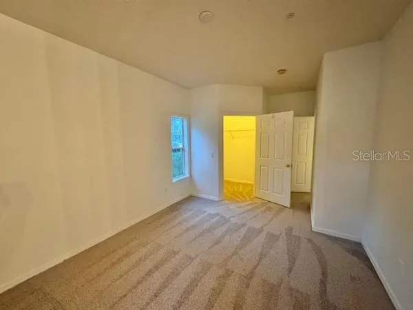 $2,300 | 3611 Conroy Road, Unit 818, Orlando, FL 32839