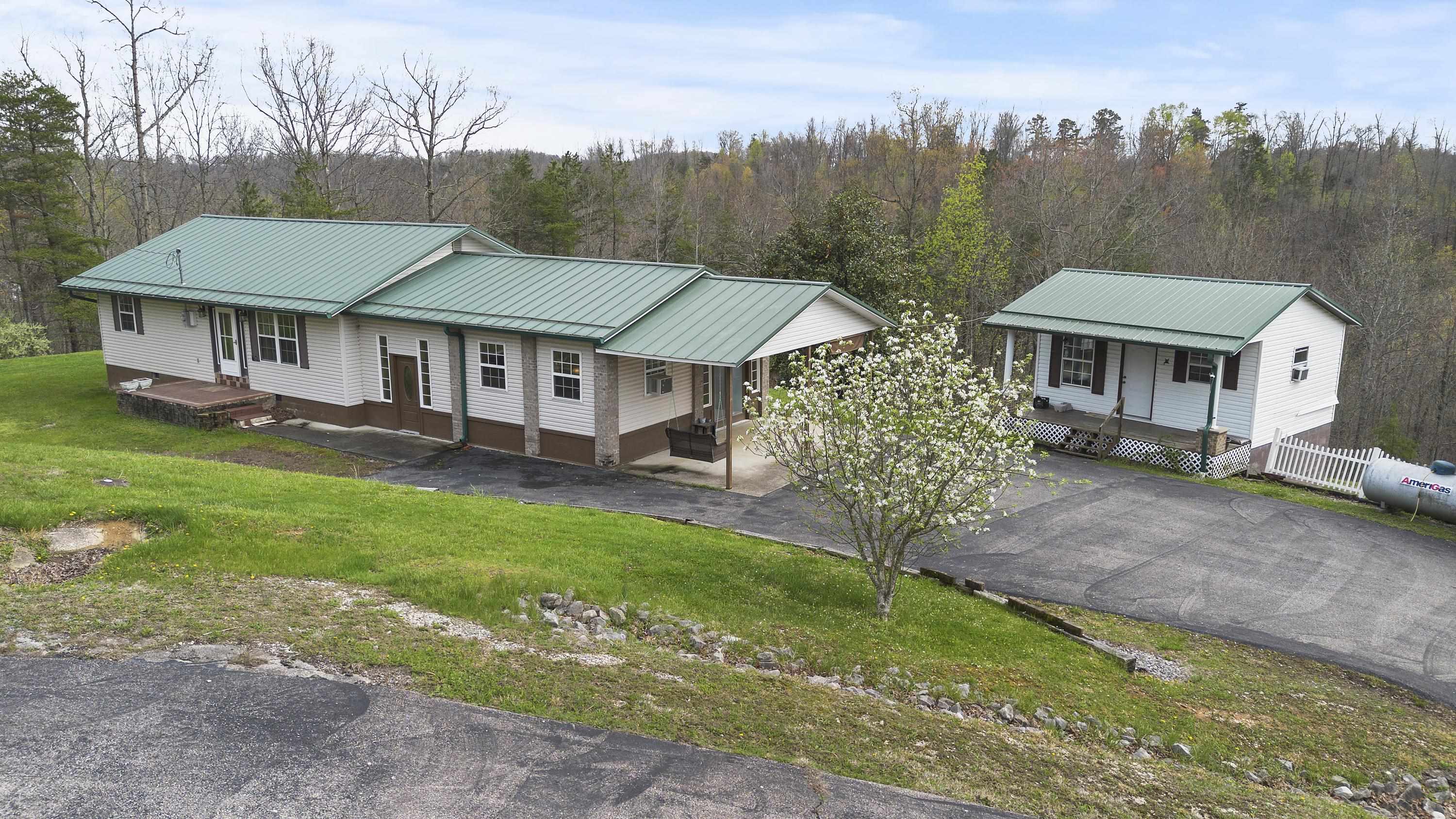 405 Broadleaf Road Louisa, KY 41230 - Photo 7 of 38