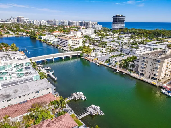 $360,000 | 8335 Crespi Boulevard, Unit 4, Miami Beach, FL 33141