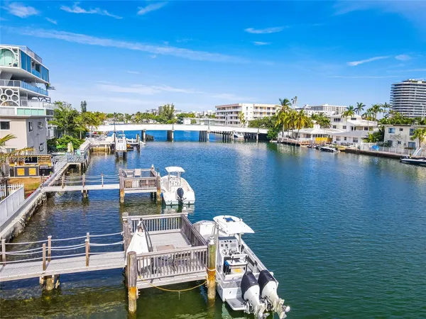 $360,000 | 8335 Crespi Boulevard, Unit 4, Miami Beach, FL 33141