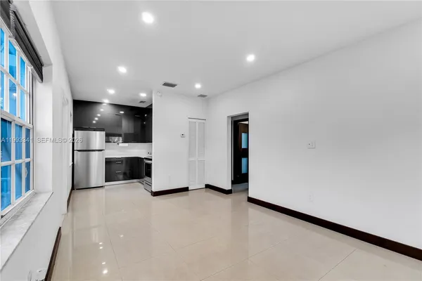 $360,000 | 8335 Crespi Boulevard, Unit 4, Miami Beach, FL 33141
