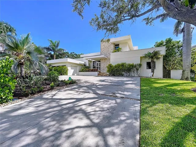 $4,696,600 | 1347 Harbor Drive, Sarasota, FL 34239