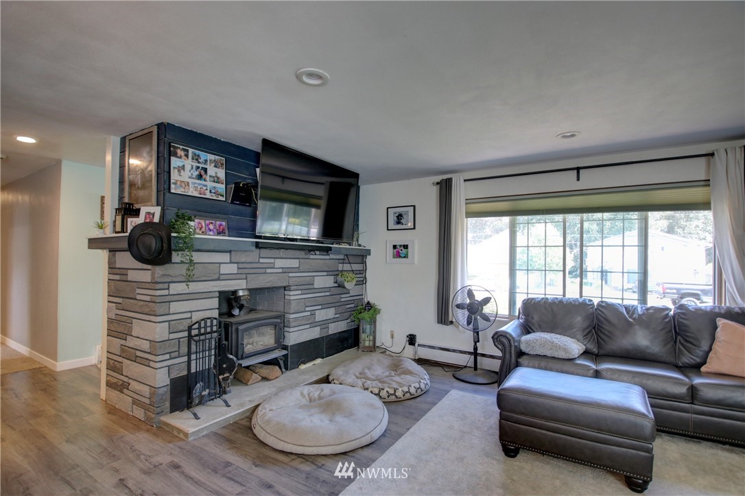 18507 Andis Road Burlington, WA 98233 - Photo 4 of 31 Gallery Image 4
