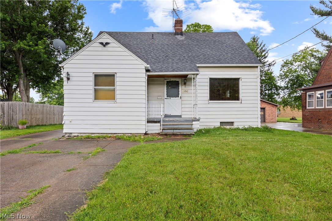 406 Root Road Lorain, OH 44052 - Photo 2 of 38