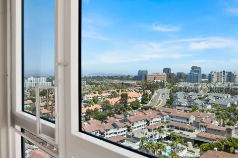 $525,000 | 3890 Nobel, Unit 1402, San Diego, CA 92122