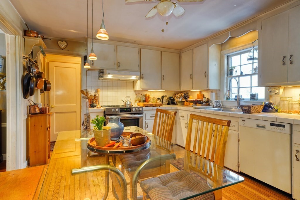 32 Williams Road Lexington, MA 02420 - Photo 9 of 42