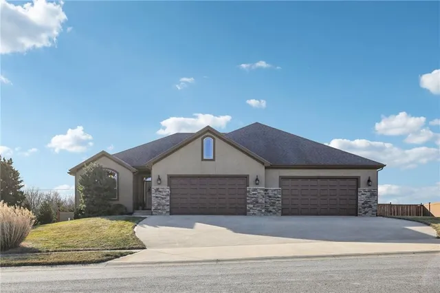 $530,000 | 15001 Josh Street, Basehor, KS 66007