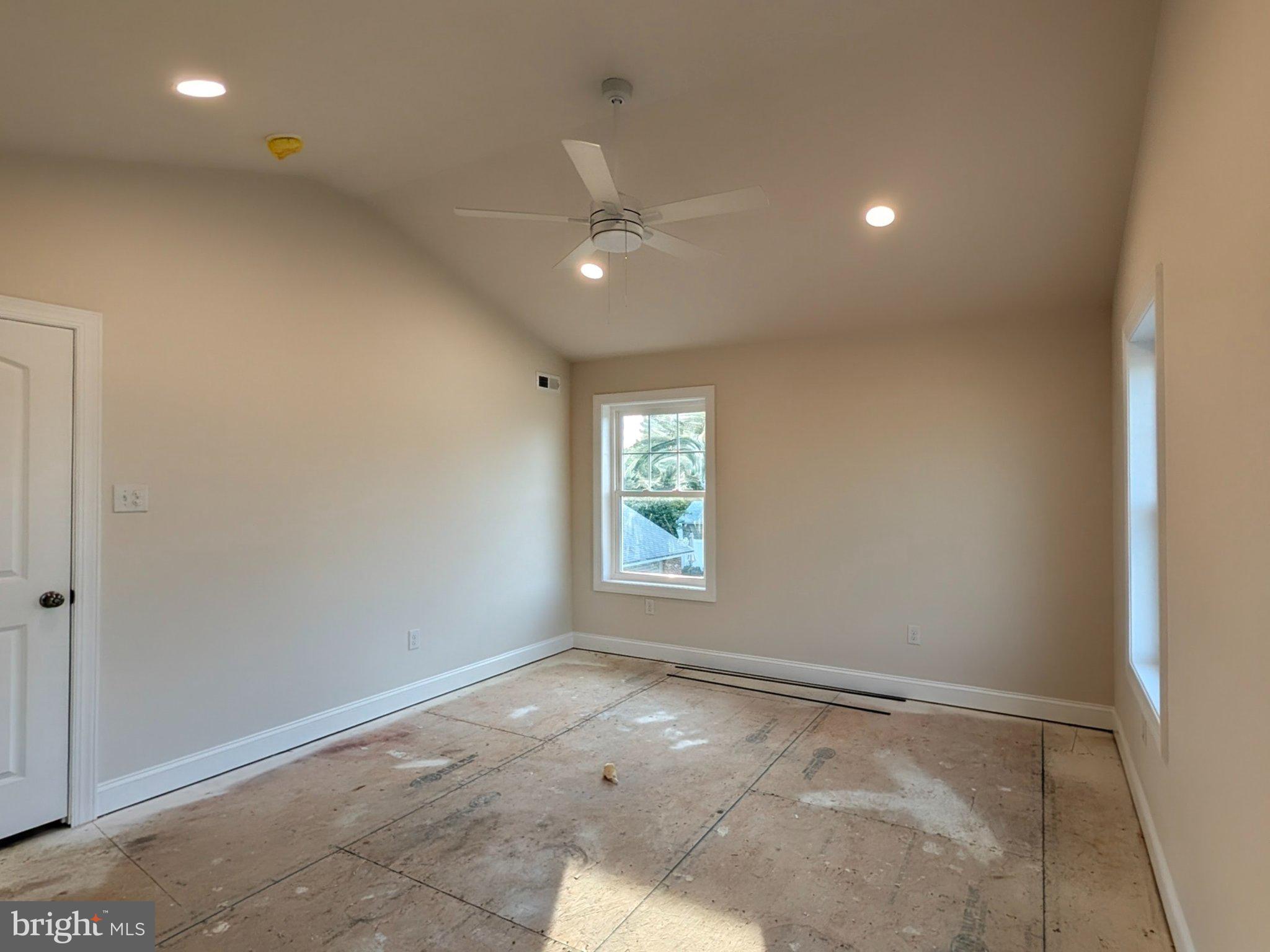 425 Rutledge Avenue Folsom, PA 19033 - Photo 22 of 33 Bright, airy space ready for design.