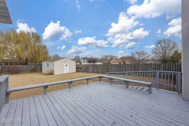 a view of a terrace with sky view