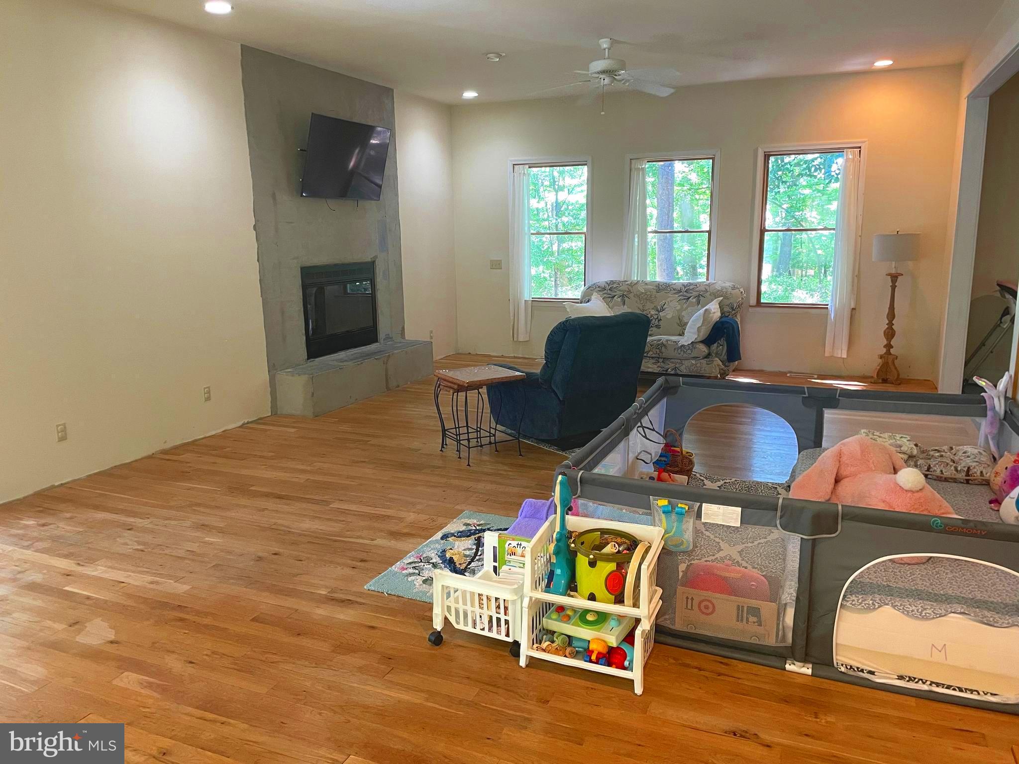 1453 Makefield Road Yardley, PA 19067 - Photo 11 of 46 Living Room w/10 ft ceilings