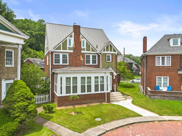 $289,900 | 825 Rogers Court, Ashland, KY 41101