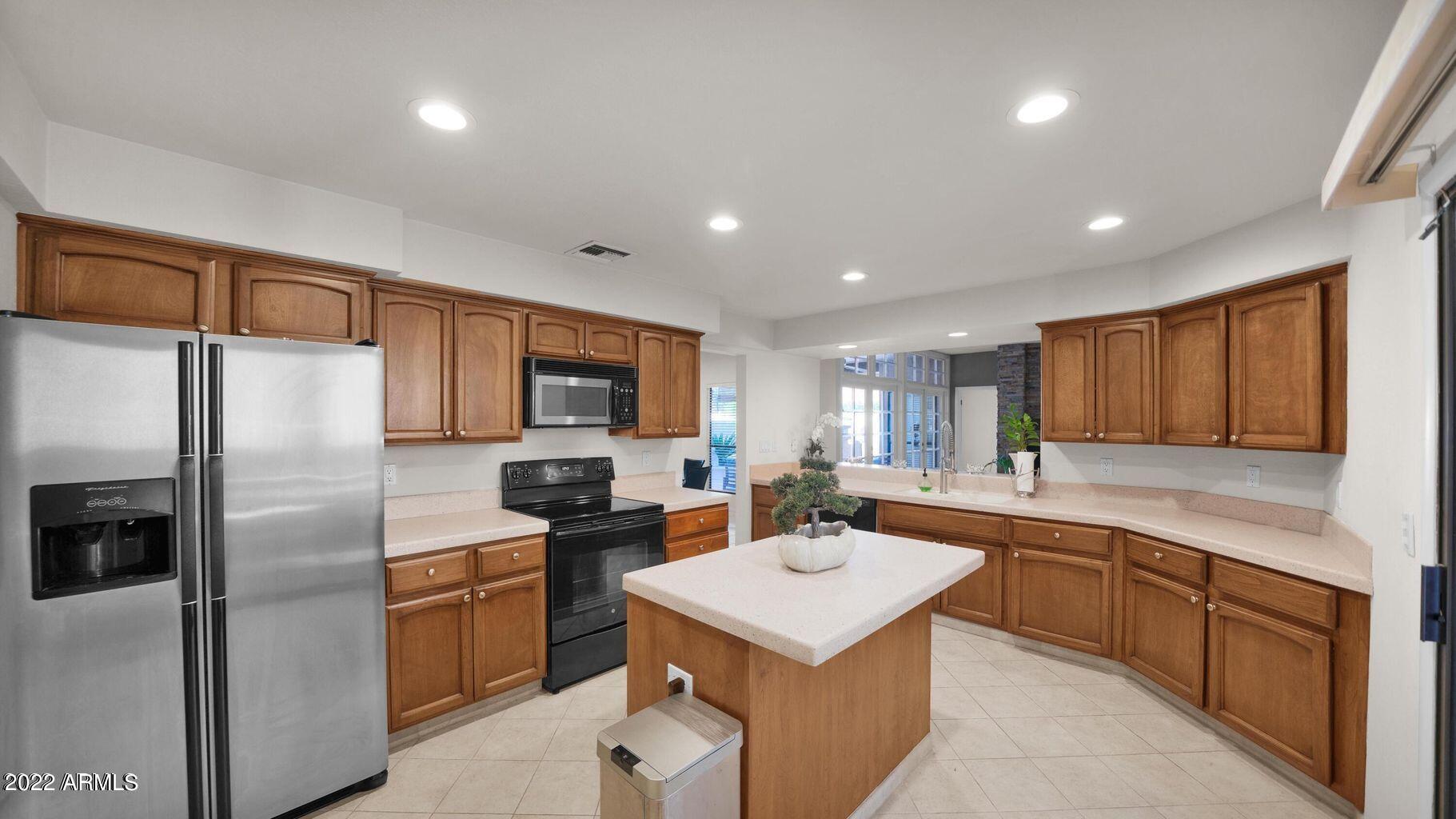 9709 East Mountain View Road, Unit 1624 Scottsdale, AZ 85258 - Photo 5 of 13 Large gourmet kitchen