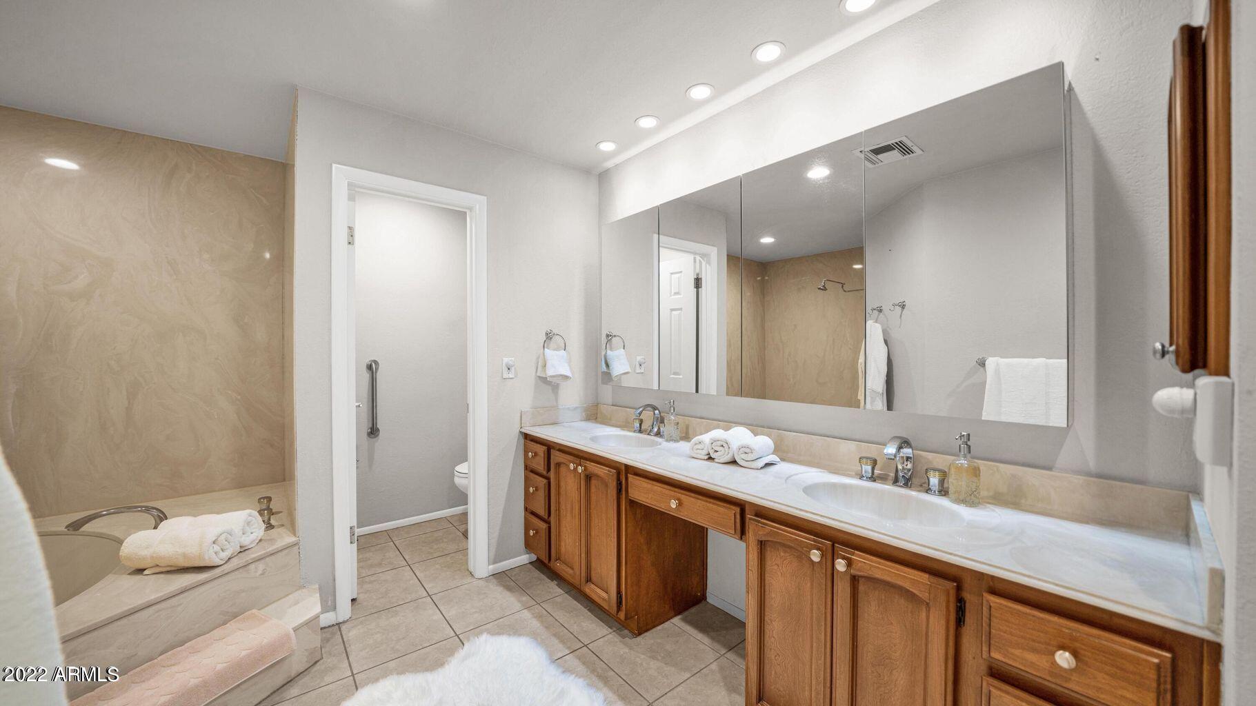 9709 East Mountain View Road, Unit 1624 Scottsdale, AZ 85258 - Photo 10 of 13 Master bath