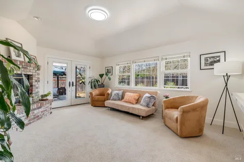 $1,100,000 | 1911 Emerald Drive, Calistoga, CA 94515