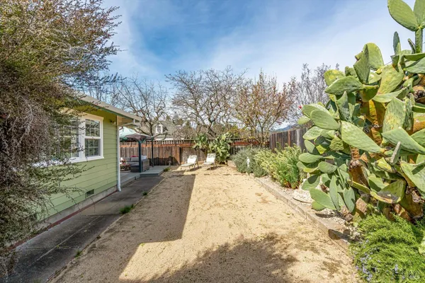 $1,100,000 | 1911 Emerald Drive, Calistoga, CA 94515