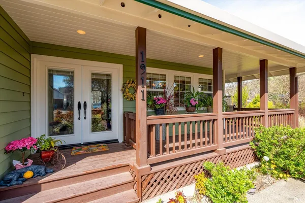 $1,100,000 | 1911 Emerald Drive, Calistoga, CA 94515