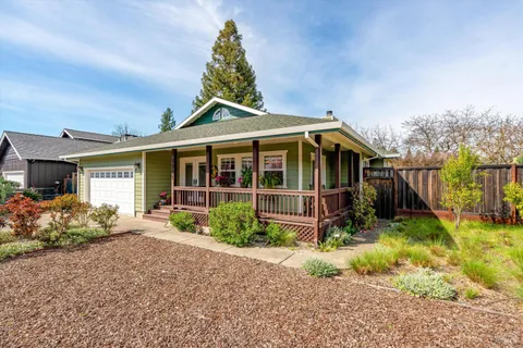 $1,100,000 | 1911 Emerald Drive, Calistoga, CA 94515