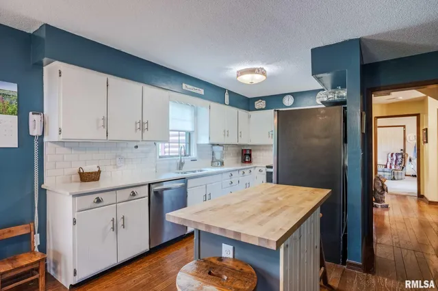 $339,000 | 285 Sally Holler Road, Harrisburg, IL 62946