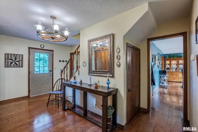 $339,000 | 285 Sally Holler Road, Harrisburg, IL 62946