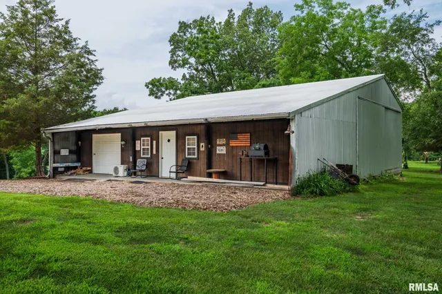 $339,000 | 285 Sally Holler Road, Harrisburg, IL 62946