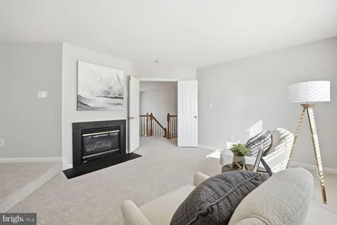 $935,000 | 105 Meadowbrook Court Southwest, Leesburg, VA 20175