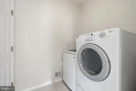 $935,000 | 105 Meadowbrook Court Southwest, Leesburg, VA 20175