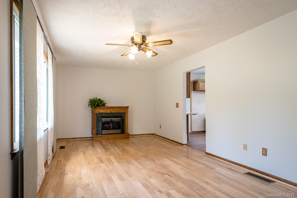 21 Warren Creek Road Candler, NC 28715 - Photo 9 of 24 Gallery Image 9