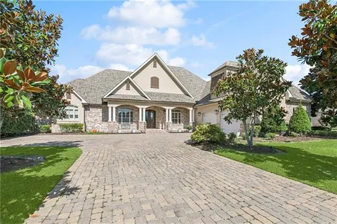 $975,500 | 117 Hardwood Drive, Belle Chasse, LA 70037