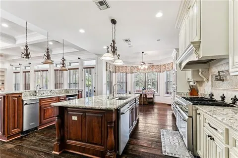 $975,500 | 117 Hardwood Drive, Belle Chasse, LA 70037