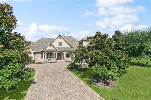$975,500 | 117 Hardwood Drive, Belle Chasse, LA 70037