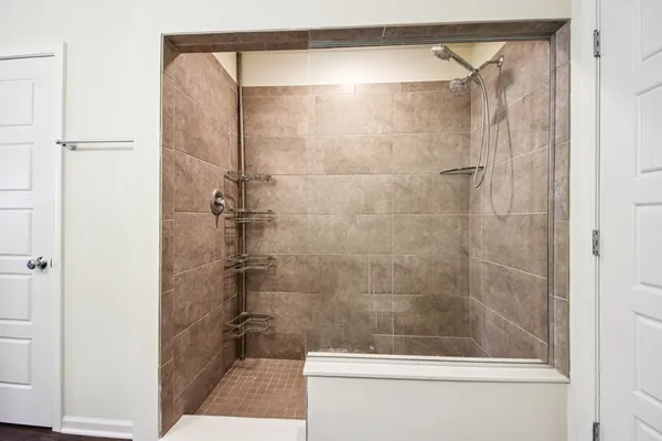 $3,000 | 905 Times Square Drive, Aurora, IL 60504