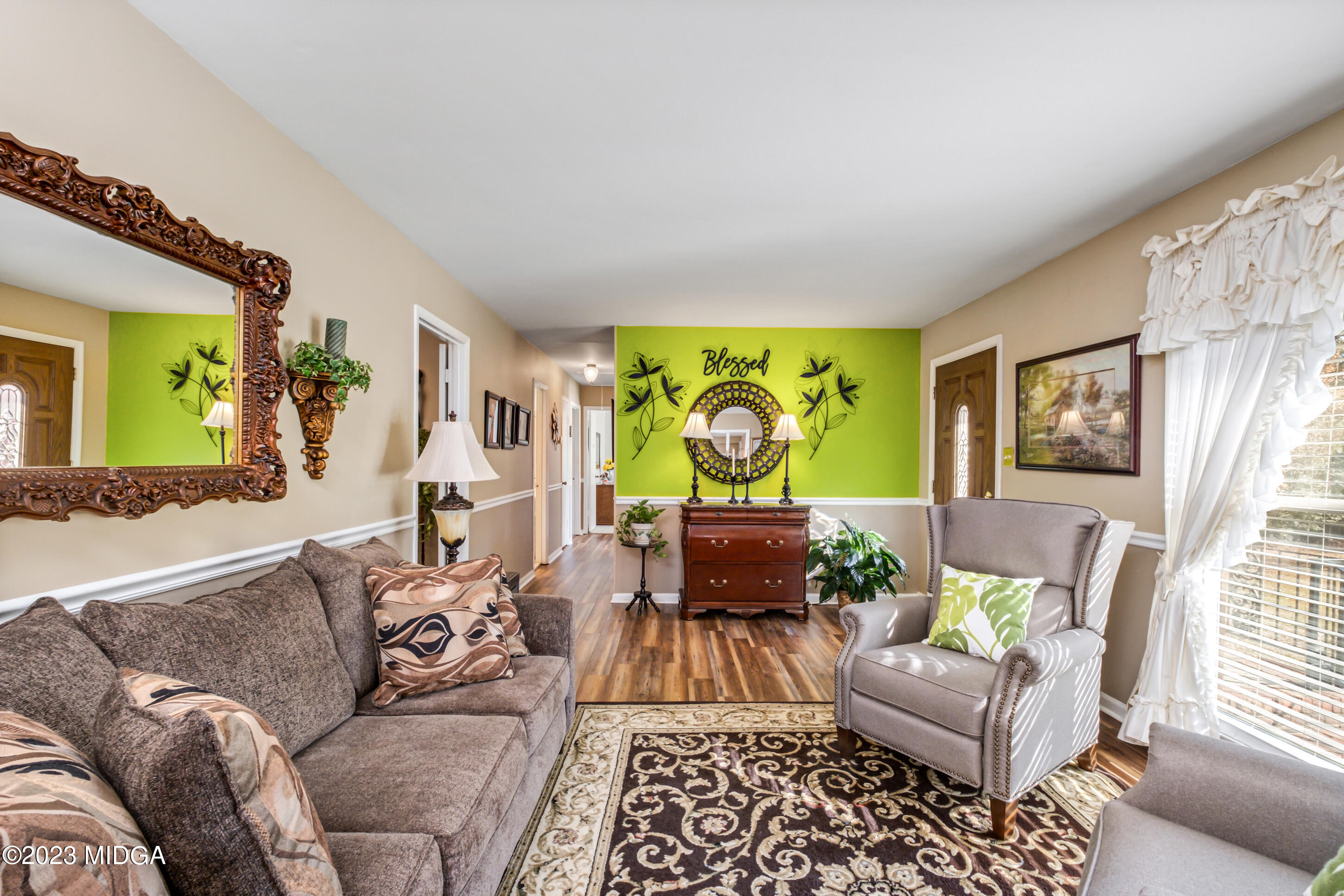 2087 Graham Road Macon, GA 31211 - Photo 15 of 41 Living Room