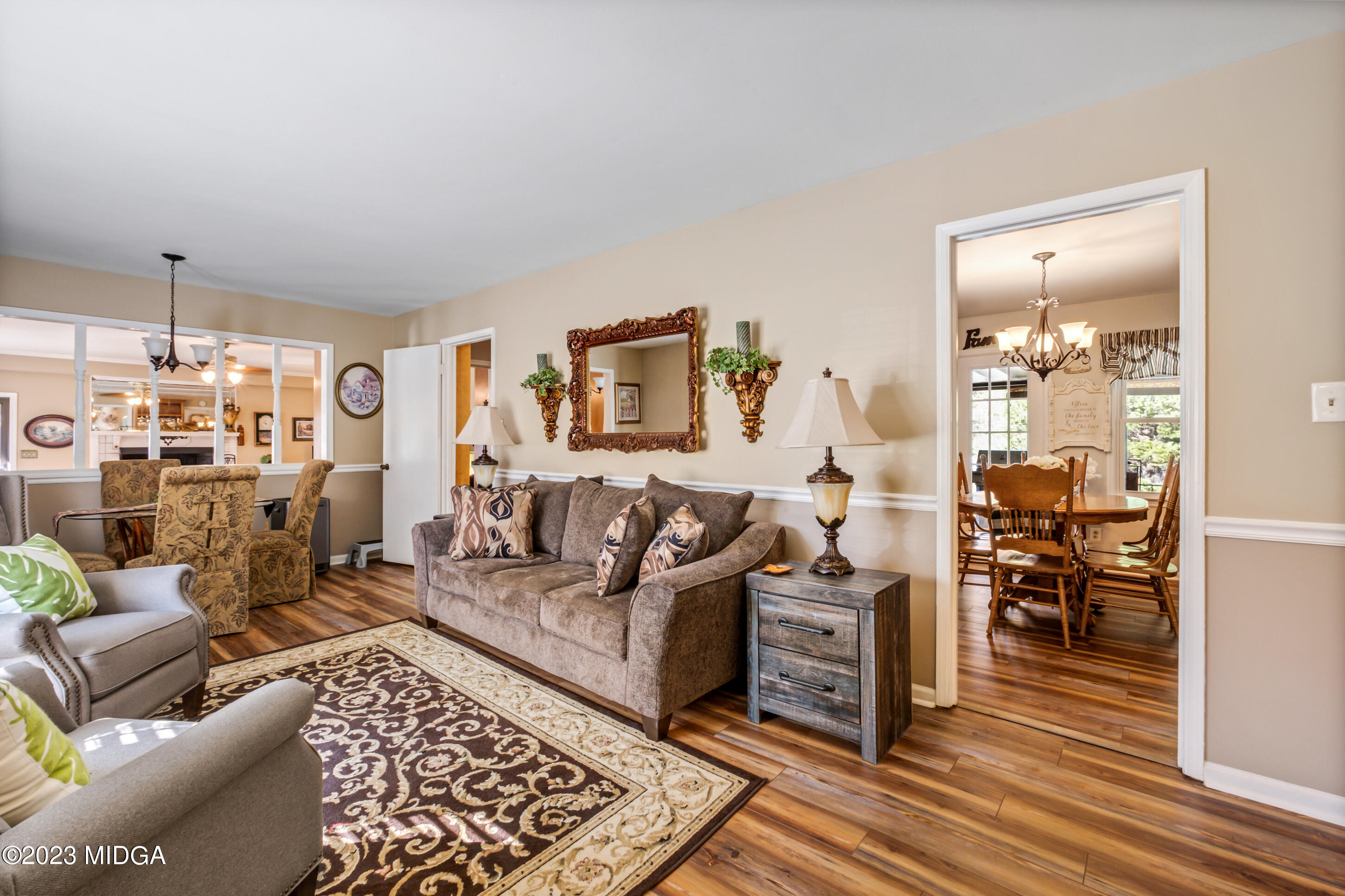 2087 Graham Road Macon, GA 31211 - Photo 17 of 41 Living Room