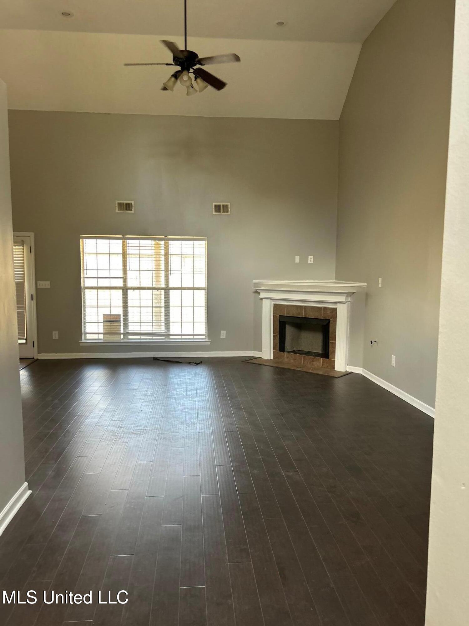 102 Masters Cove Senatobia, MS 38668 - Photo 3 of 8 IMG_3