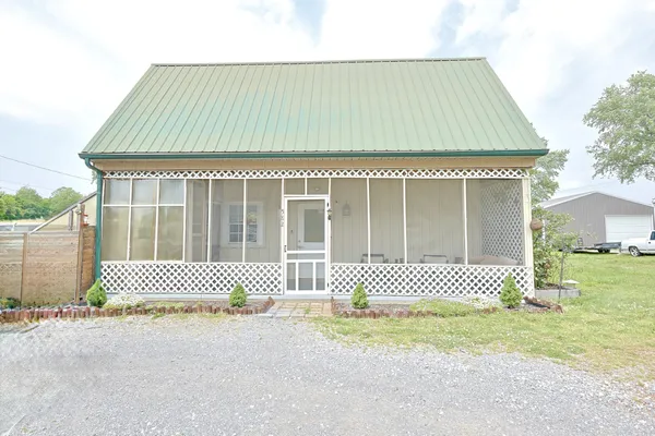 $225,000 | 582 Cerulean Road, Cadiz, KY 42211