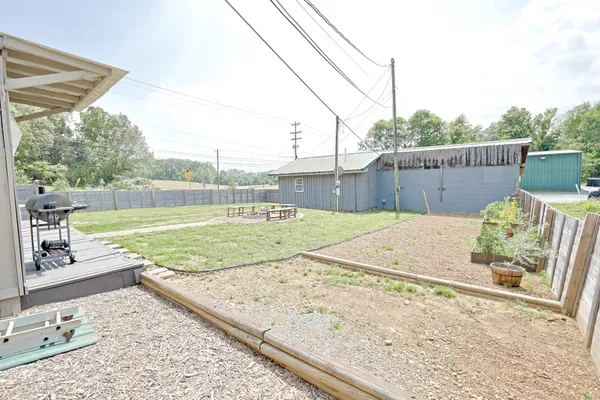 $225,000 | 582 Cerulean Road, Cadiz, KY 42211