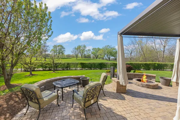 $1,189,000 | 318 Erie Circle, Bloomingdale, IL 60108