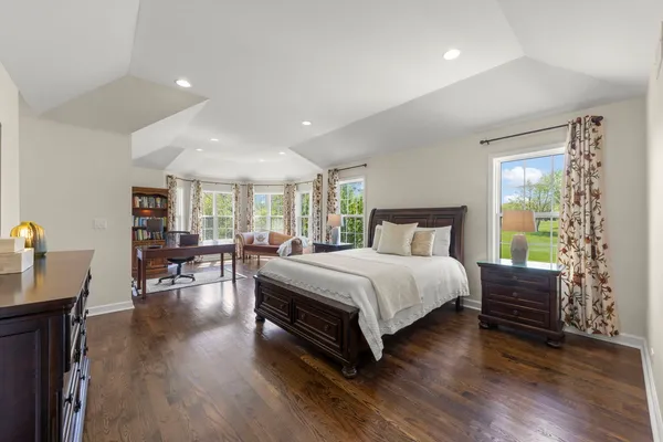 $1,189,000 | 318 Erie Circle, Bloomingdale, IL 60108