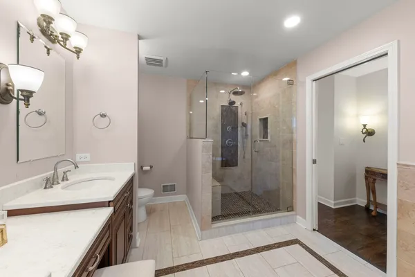 $1,189,000 | 318 Erie Circle, Bloomingdale, IL 60108
