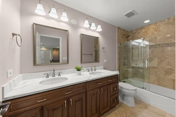 $1,189,000 | 318 Erie Circle, Bloomingdale, IL 60108