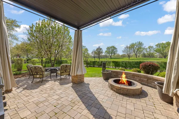 $1,189,000 | 318 Erie Circle, Bloomingdale, IL 60108