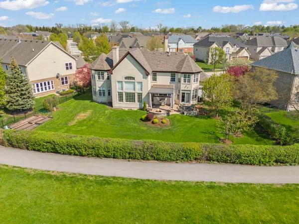 $1,189,000 | 318 Erie Circle, Bloomingdale, IL 60108